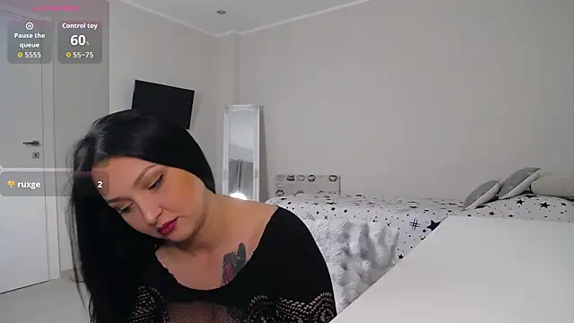 InesNova online show from April 2026 04:59:01 AM