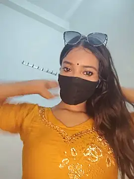 Snapshot of Candyy_crushh chatting on June 2026 08:17:01 PM Candyy crushh online show from June 2026 08:17:01 PM