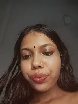 Snapshot of Candyy_crushh chatting on July 2026 02:05:17 AM Candyy crushh online show from July 2026 02:05:17 AM