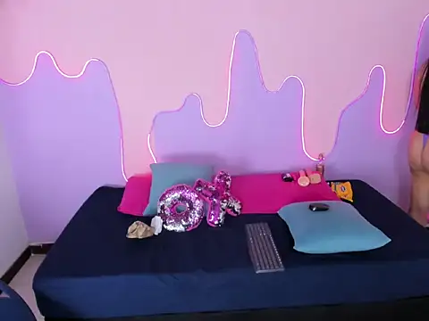 Amelia queen online show from March 2026 01:28:01 PM