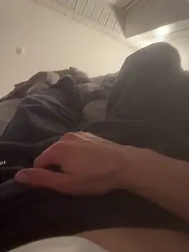 Leonks10 online show from April 2026 12:01:01 AM