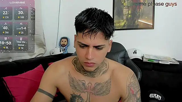 sweetlatinoboy online show from April 2026 10:43:01 AM