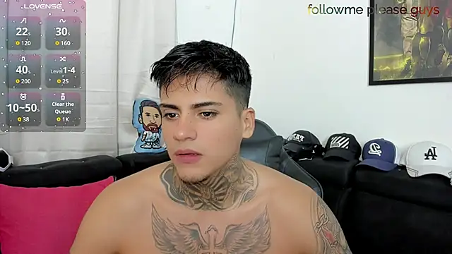 sweetlatinoboy online show from April 2026 09:59:02 PM