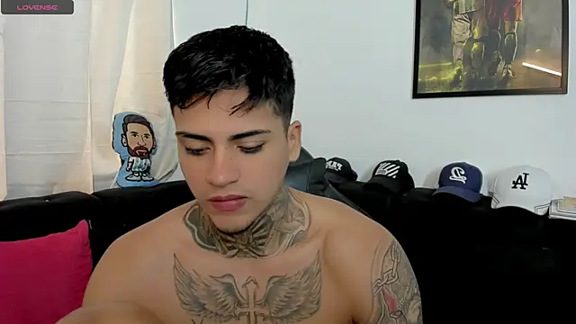 sweetlatinoboy online show from April 2026 12:59:01 PM