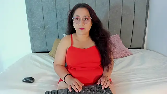 Reina Mia1 online show from March 2026 12:17:02 PM