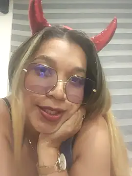 Melisa 14 online show from April 2026 01:32:01 AM