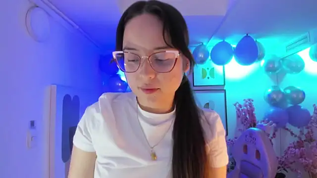 Shady bug online show from April 2026 12:04:01 PM