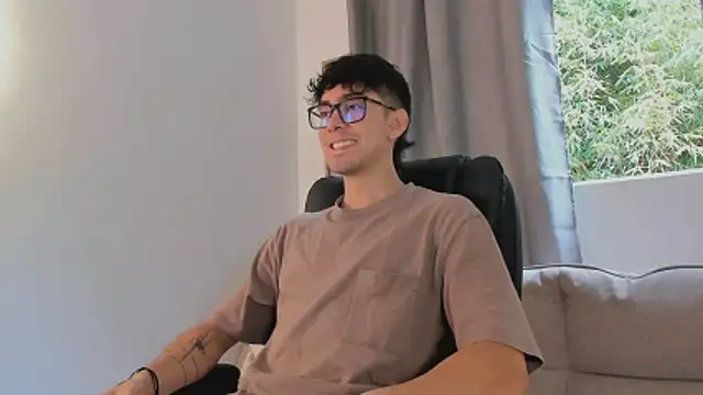 etham wolf1 online show from April 2026 05:29:01 PM