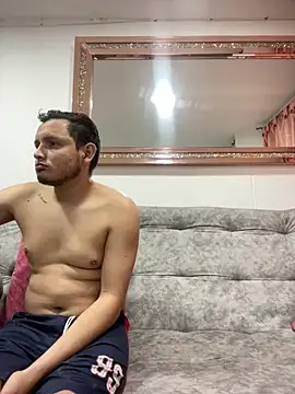 leoylia online show from April 2026 03:45:02 AM