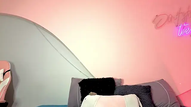 liz mares online show from April 2026 07:18:02 PM