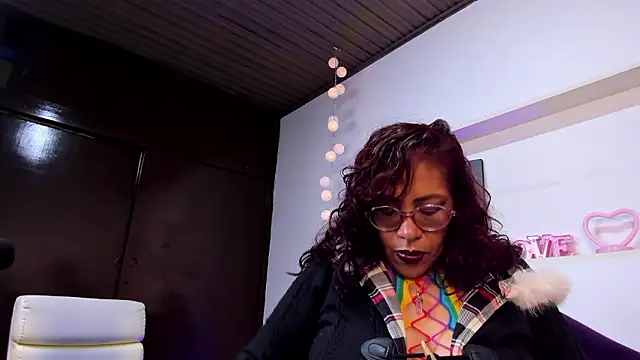 Mariia Paulaa online show from March 2026 04:56:02 AM