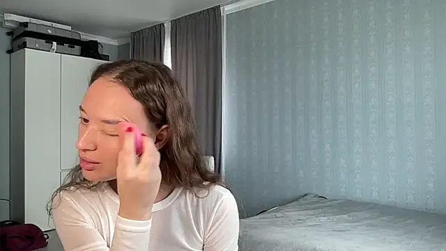 Eisastaar online show from April 2026 08:11:01 AM