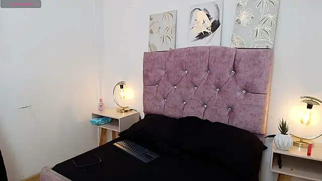 Yoshua Smith online show from April 2026 08:20:02 PM