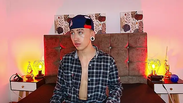 Yoshua Smith online show from April 2026 07:39:02 PM