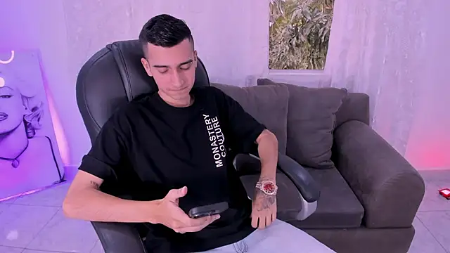 Ethann Boy online show from March 2026 09:10:01 PM