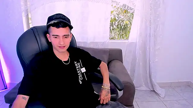 Ethann Boy online show from April 2026 08:29:01 PM