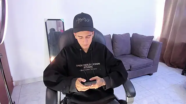 Ethann Boy online show from April 2026 09:31:01 PM