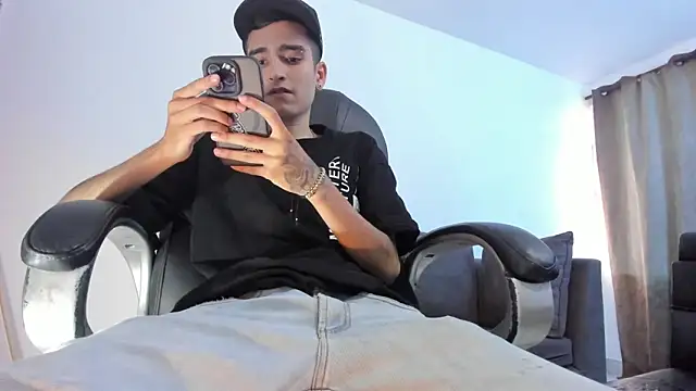 Ethann Boy online show from April 2026 09:37:02 PM