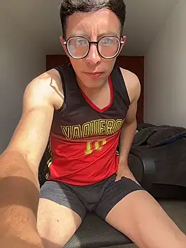 LeonBlazze online show from April 2026 08:06:01 PM