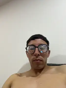 LeonBlazze online show from April 2026 04:46:01 AM