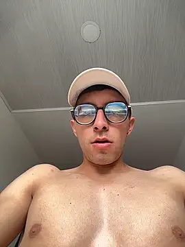 LeonBlazze online show from April 2026 03:17:02 PM