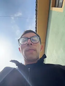 LeonBlazze online show from April 2026 01:38:02 PM