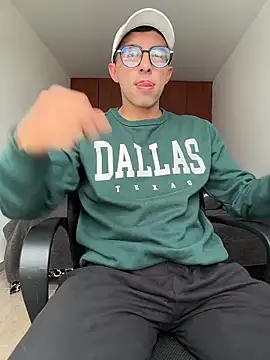 LeonBlazze online show from April 2026 08:48:01 PM