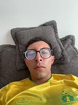 LeonBlazze online show from April 2026 05:50:02 PM