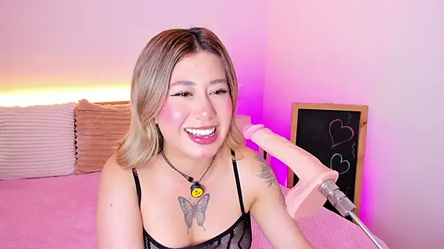 Amber Palmer online show from May 2026 08:06:02 PM