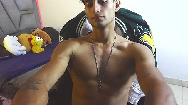 Snapshot of MaxiimoRomano_ chatting on May 2026 02:55:02 PM MaxiimoRomano online show from May 2026 02:55:02 PM