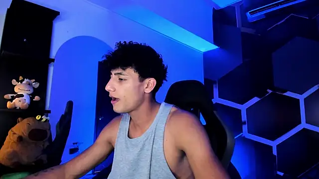 Snapshot of MaxiimoRomano_ chatting on July 2026 07:07:01 PM MaxiimoRomano online show from July 2026 07:07:01 PM
