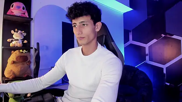 Snapshot of MaxiimoRomano_ chatting on July 2026 07:31:01 PM MaxiimoRomano online show from July 2026 07:31:01 PM
