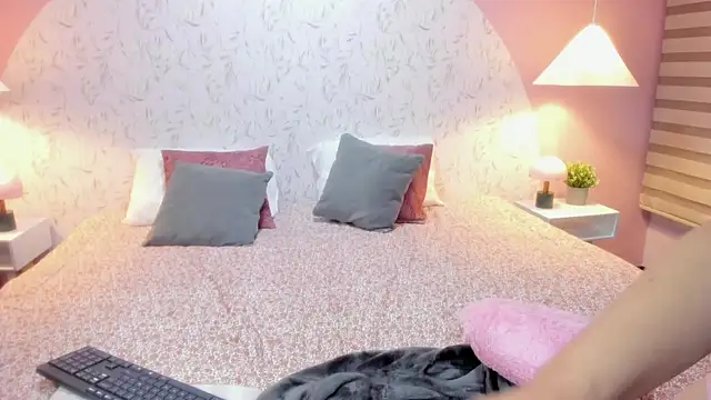 Laurent Brm online show from April 2026 04:38:02 AM