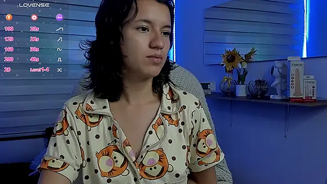 Clawdeen Hot online show from April 2026 04:13:02 AM