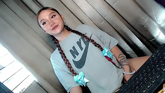 Jessicasfantasy online show from April 2026 11:39:02 PM