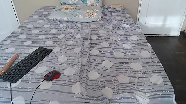 YourShySweetGal online show from April 2026 02:07:02 PM