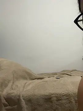 lissarubio online show from April 2026 12:57:01 AM