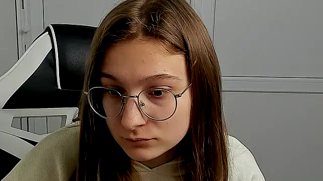 Mia kristal online show from April 2026 07:03:01 AM