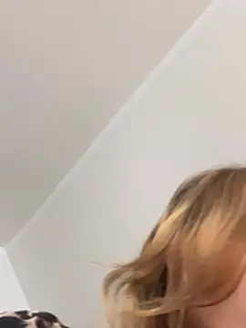 SophiaWestend online show from April 2026 01:20:01 PM