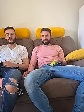 AmicisegretiITA online show from April 2026 02:28:01 PM