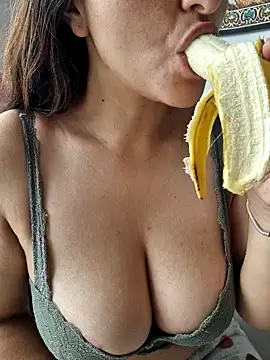 rafaella stefano online show from March 2026 09:54:02 PM