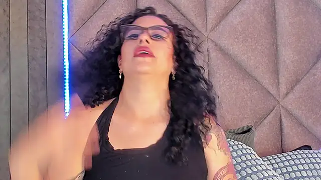 KatyraTaylor   online show from April 2026 09:39:33 PM