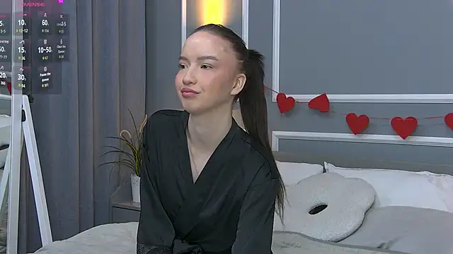 MonaHicks online show from April 2026 06:46:01 PM