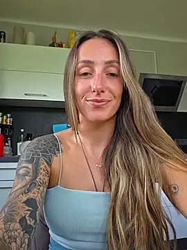 Snapshot of NicoleKaiser chatting on June 2026 10:39:02 AM NicoleKaiser online show from June 2026 10:39:02 AM