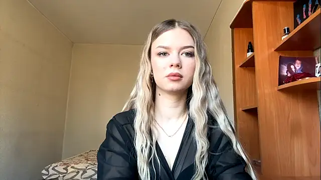 DeettaTolly online show from March 2026 05:18:01 AM