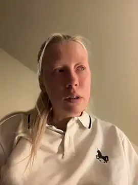 LeniMaria online show from April 2026 06:26:01 PM