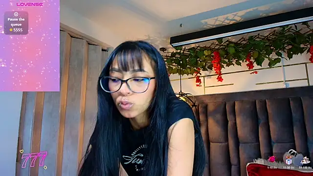 BONIE WILLS online show from April 2026 12:30:01 PM