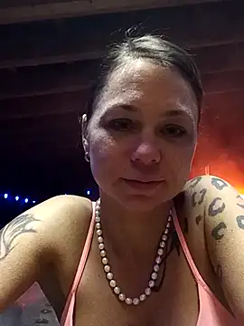 Couple qc online show from April 2026 12:41:02 AM