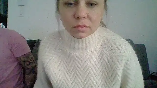 Couple qc online show from April 2026 07:48:01 PM