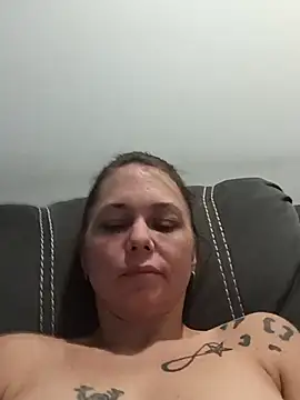 Couple qc online show from April 2026 07:58:01 PM